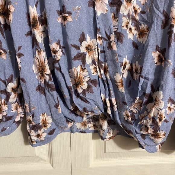 Lush Womens Blue Floral Faux Knot Cold Shoulder Surplus Vneck Blouse Medium - Picture 3 of 6